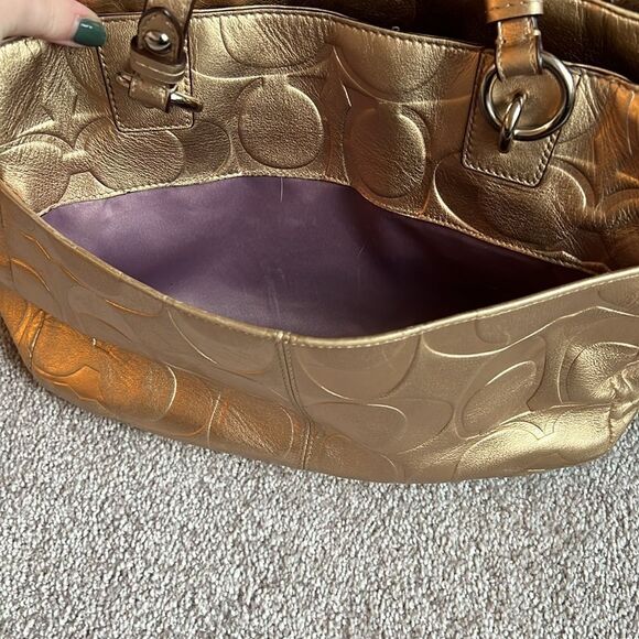 Vintage COACH Authentic Metallic Gold Embossed Purse / Bag - Picture 8 of 15